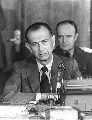 EL PLAN MARTINEZ DE HOZ Y LA ECONOMIA ARGENTINA. CARLOS PALACIO DEHEZA.